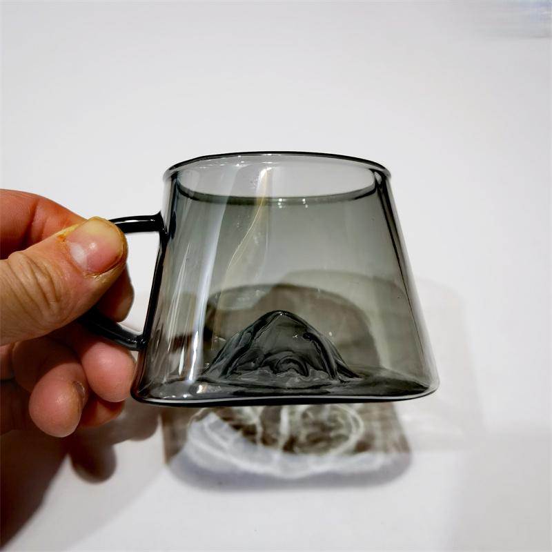 

240ml Mountain Bottom Heat-resistant Glass Coffee Mug With Round Saucer Spoon Milk Espresso Drinking Utensils for Cafe 240ml чёрный