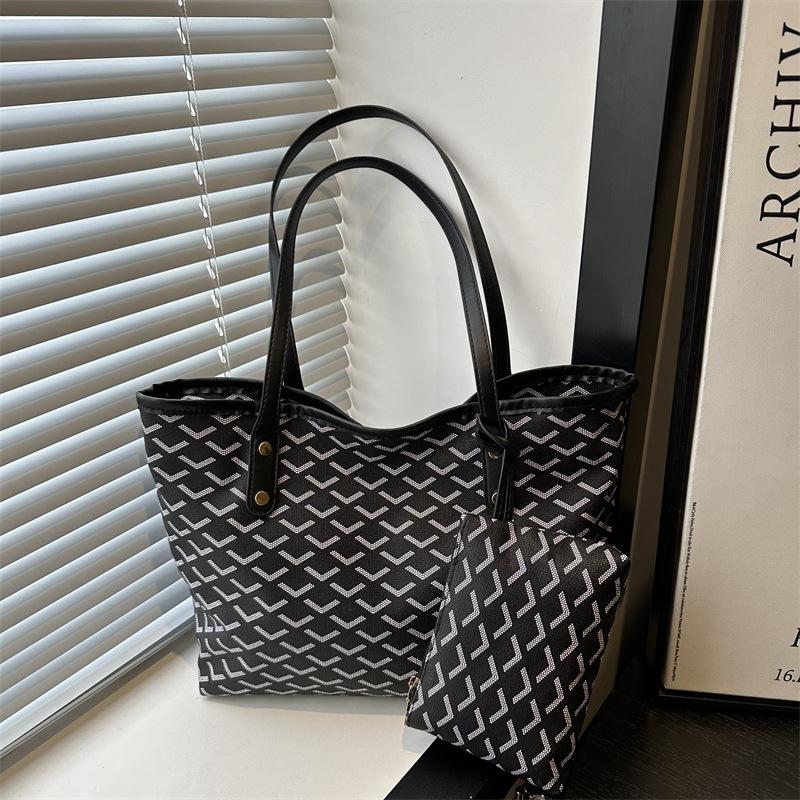 Large capacity tote bag shoulder bag spring fashion retro women's bag niche casual handbag