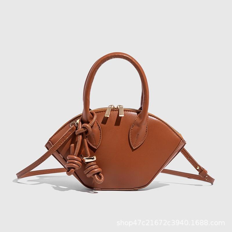 

Women s Bag New Fashionable One-shoulder Cross-section Retro Double-handle Metal Beaded Details City коричневий