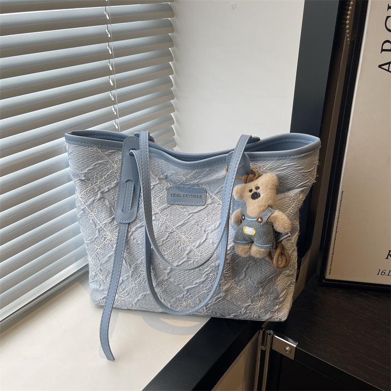 

Большая вместительная хозяйственная сумка-тоут, сумка подмышку, новая сумка 2025, женская сумка, популярная сумка на плечо, сумка-тоут Without pendant синий