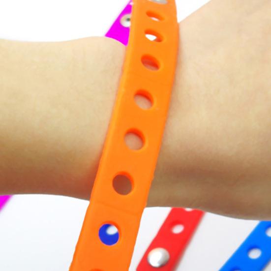 2 ks Silikonové náramky s přívěsky pro děti Nastavitelný náramek