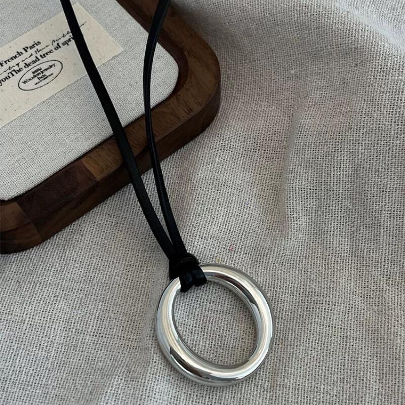 Fashion Casual Geometric Circle Pendant Necklaces for Women Simplicity Long Sweater Chains Neckalces Daily Jewelry Accessories