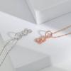 Schenken Sie Ihrer Mutter eine Nelkenkette mit Diamanten, eine schlichte, japanische und koreanische Halskette mit kleinen Gänseblümchen.