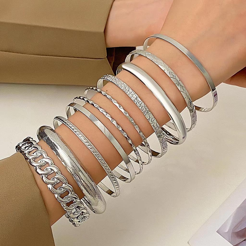 Ten Piece Set Of Stylish Bohemian Folk Retro Wide-Face Gold And Copper Color Wedding Banquet Bracelet Jewelry