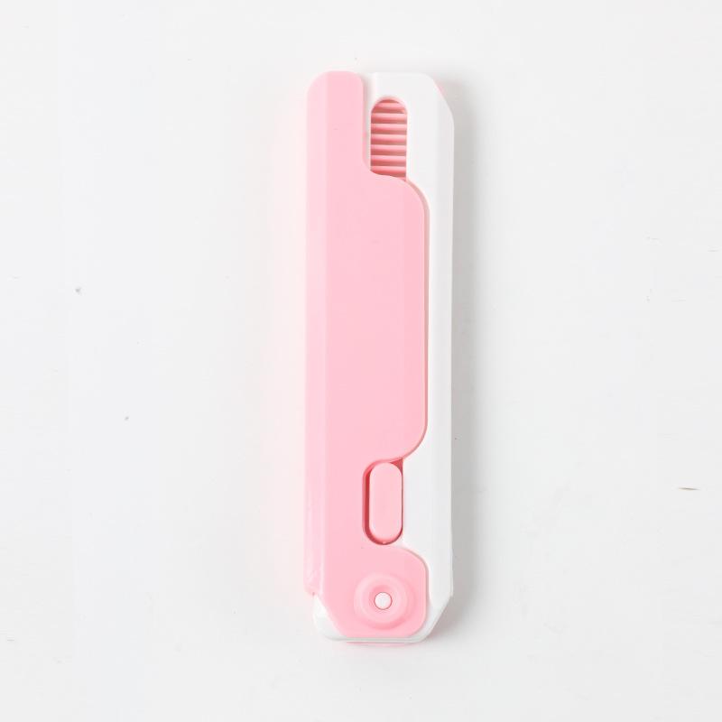 Creative Radish Knife Shape 3D Gravity Straight Comb Portable Stress Relief Fidget Mini Comb for Travel School Students A1
