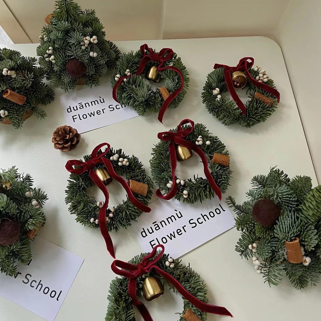 11cm Mini Holiday Christmas Hanging Wreath With Bell Cinnamon Berries Pinecones DIY Decoration For Door Wall Window Ornament