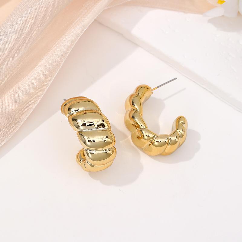 Fashion earrings hot-selling gold retro exaggerated stud earrings vacation style geometric earrings big earrings