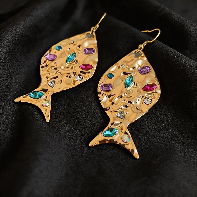 European & American Luxury Rhinestone Geometric Pleated Earrings - Retro, High-End Style for Women