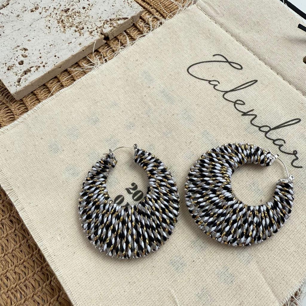 Vielseitige Ohr-Cuffs im euro-amerikanischen Stil: Retro Gewebte Leichte Luxus Handgefertigte Ohrringe