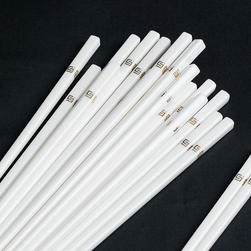 

High-Temperature Resistant Jingdezhen Ceramic Chopsticks Set: Easy to Clean, Bacteria-Resistant, No Paint/Wax.