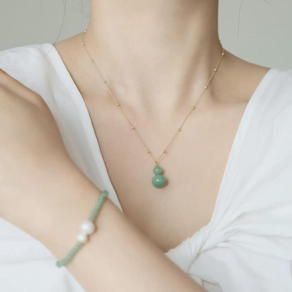 Elegant Chinese-Style Gourd Agate Necklace: Versatile, Light Luxury Pendant Sweater Chain