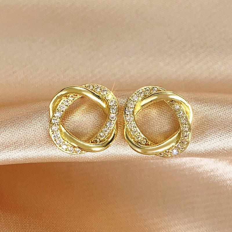 Twisted Knot Stud Earrings for Women Sparkly Interlocking Circle Earrings Minimalist Daily Fashion Jewelry