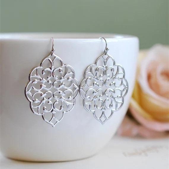 European and American Geometric Flower Alloy Earrings - Women's Simple Commuter Ear Hooks