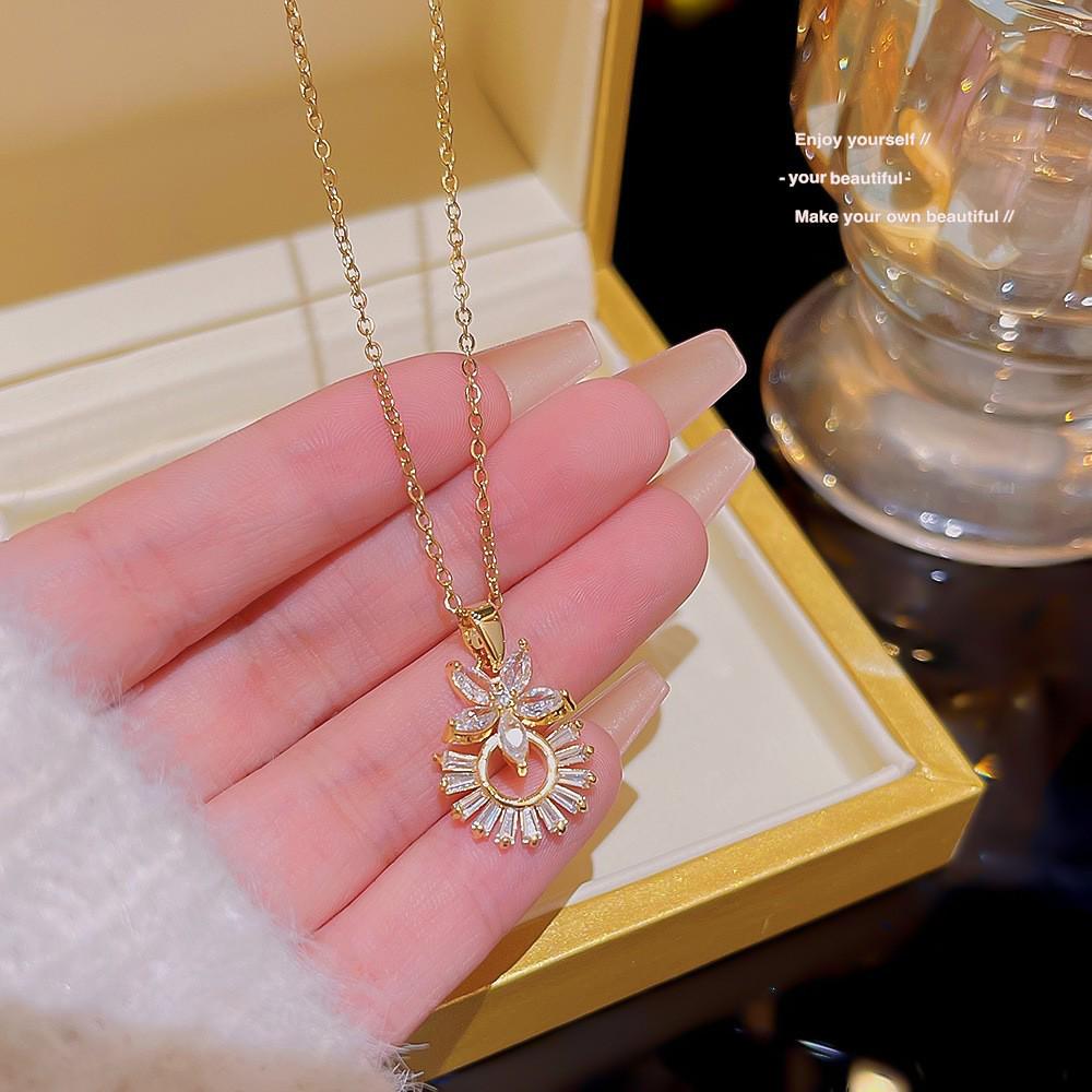 

Elegant Titanium Steel Butterfly Heart Necklace – Influencer-Inspired Light Luxury Clavicle Chain