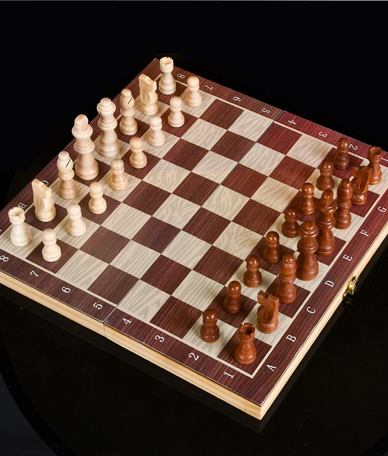 Zhiduo Star Magnetic Solid Wood Chess Set with Folding Board and Black & White Pieces
