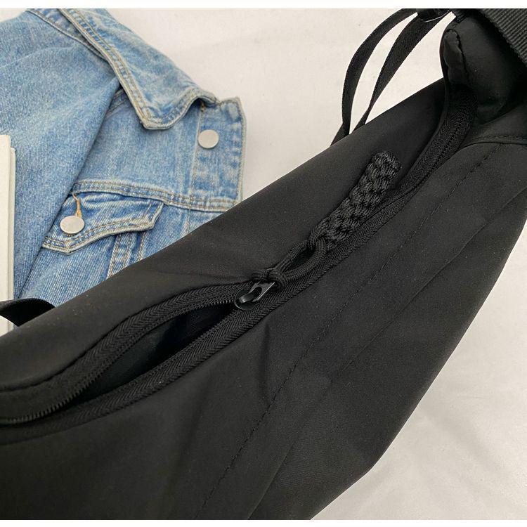 Large Capacity Casual Dumpling Crossbody Bag: Trendy Commute & Travel Shoulder Bag for Women