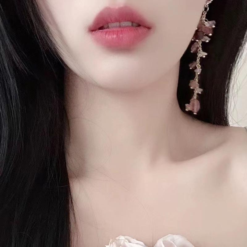 Spring/Summer Pearl Studs: High-End 925 Silver Cute Earrings for Women