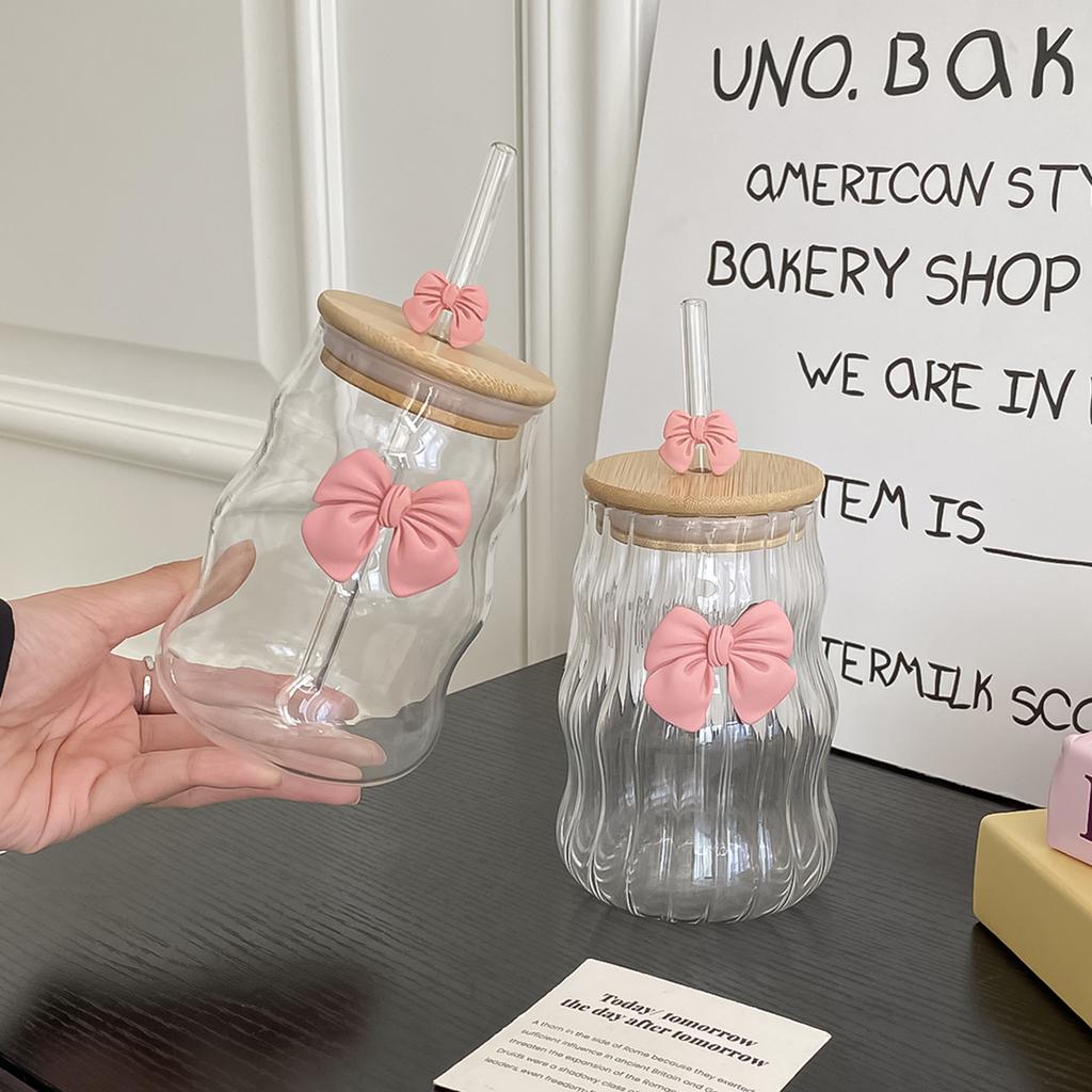 1ks Sklenice s víčkem a brčkem, Elegantní sklenice pro dívky s mašlí, Vlnitá sklenice s víčkem, Pruhovaná šálka na čaj kávu, Valentýnský dárek