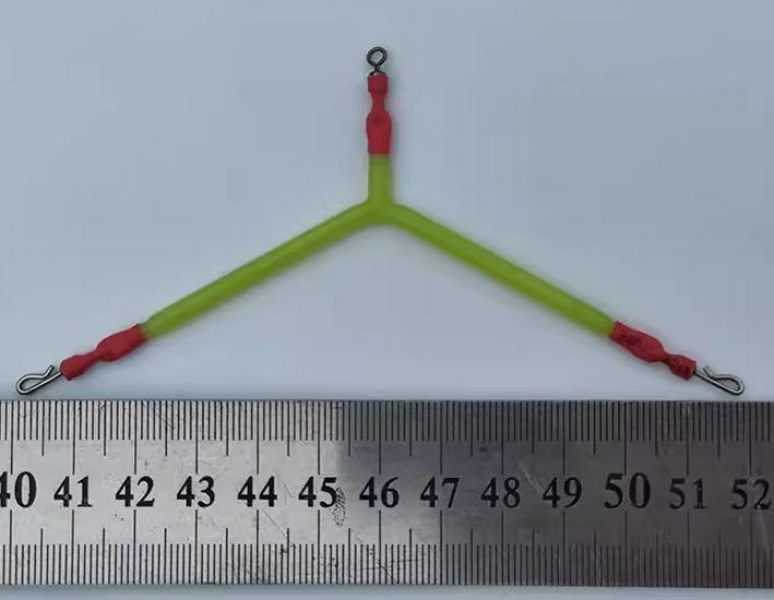 Luminous Plastic Forked Rig Holder for Long Cast Sea Fishing - White Berry & Yellow Croaker Line Divider.