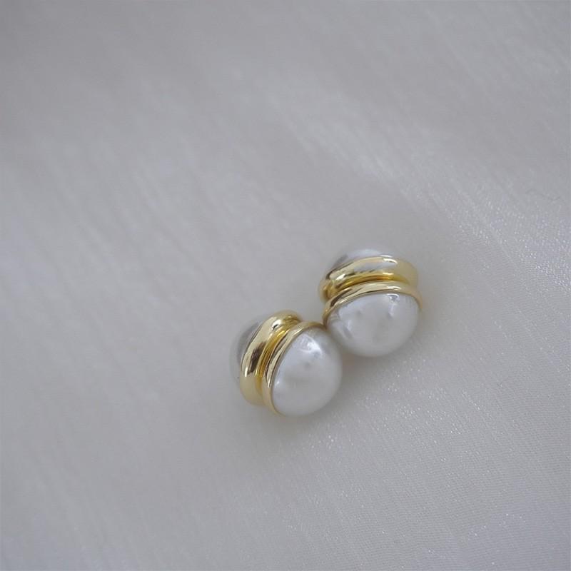New Model Without Ear Holes. Versatile and Luxurious Red Pearl Ear Clips with Strong Magnets. Pearl Earrings.