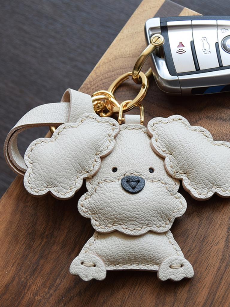 Teddy handmade leather car key bag pendant rearview mirror pendant cute simple female gift keychain