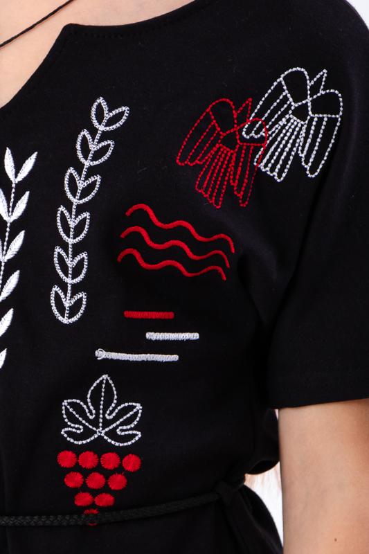 Vyshyvanka (Flickor) – Svart med röd & vit folkbroderi, Sommar, 6439-015-22 HC