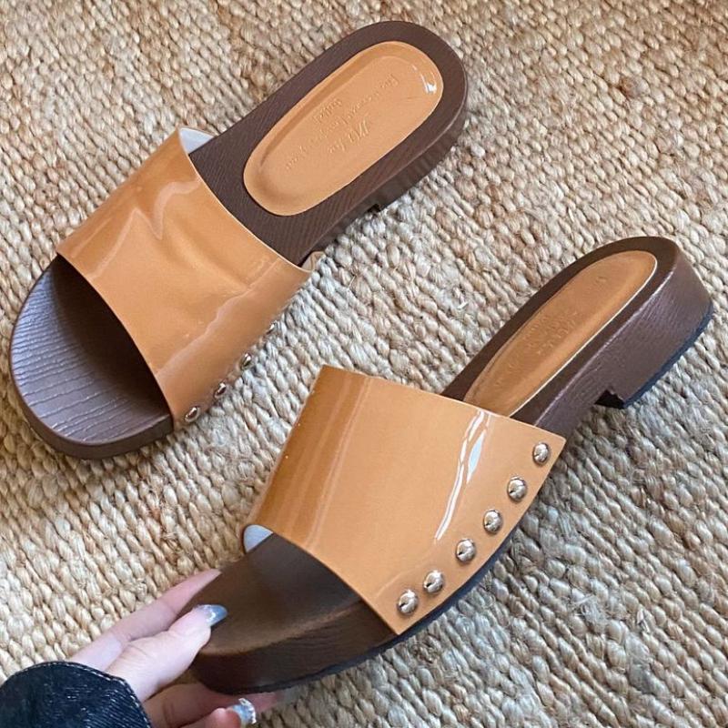 Fashion Rivets Pointed Toe Platform Sandal Patent Leather Square Heel Open Toe Slide Sandals Simple Comfortable Non-slip Beach Shoes