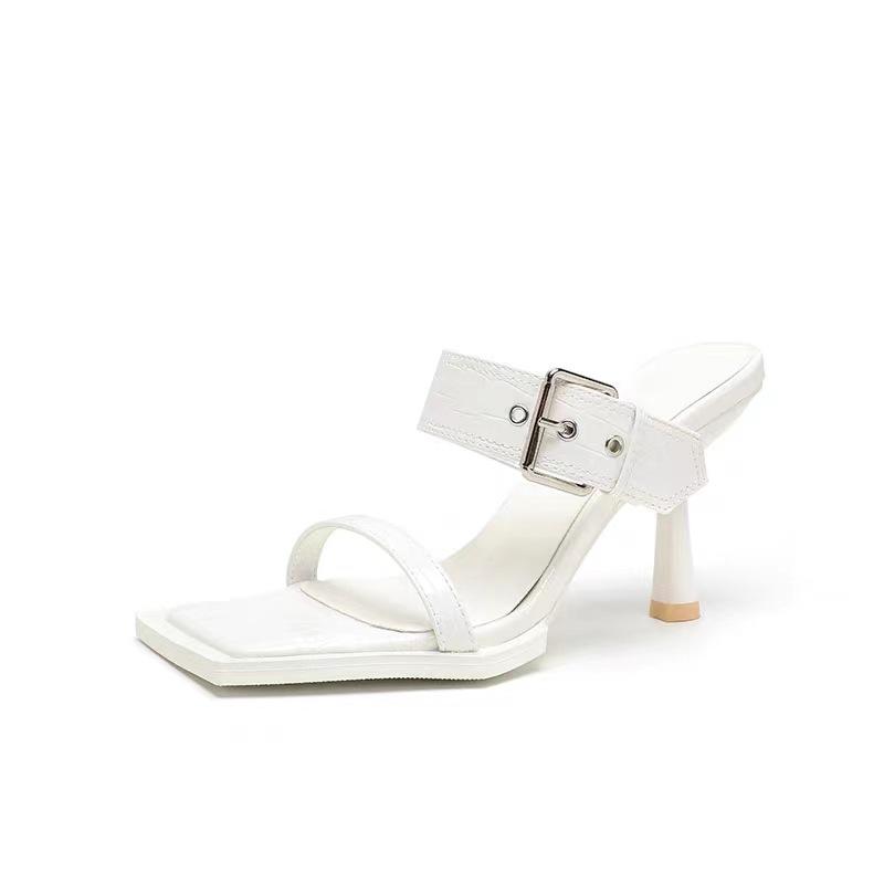 

Новые туфли с квадратным носком, открытым носком, на высоком каблуке, на тонком каблуке, из лакированной кожи, черные, милые и крутые крутые крутые шлепанцы. 40