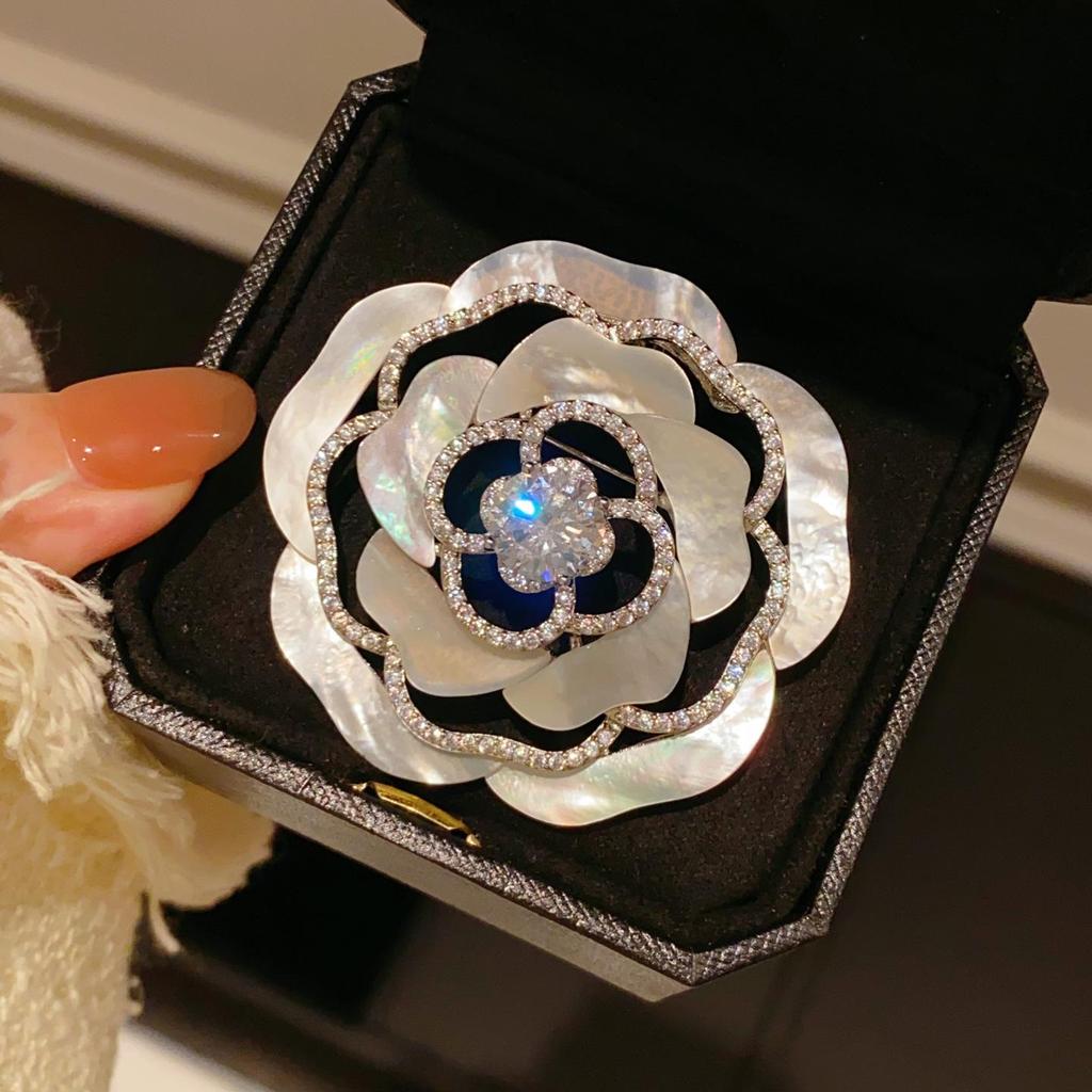 Camellia Rose Mother-of-Pearl Brooch – High-End Korean Style for Evening Wear