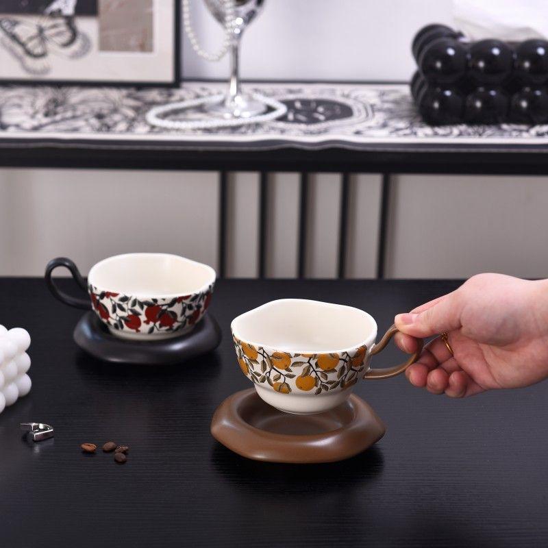 Tasse et Soucoupe à Café en Céramique Vintage 200ml Tasse et Soucoupe pour le Thé de l'Après-midi Anglais Ustensiles de Boisson pour la Maison le Bureau le Café Ustensiles pour le Café Cadeau