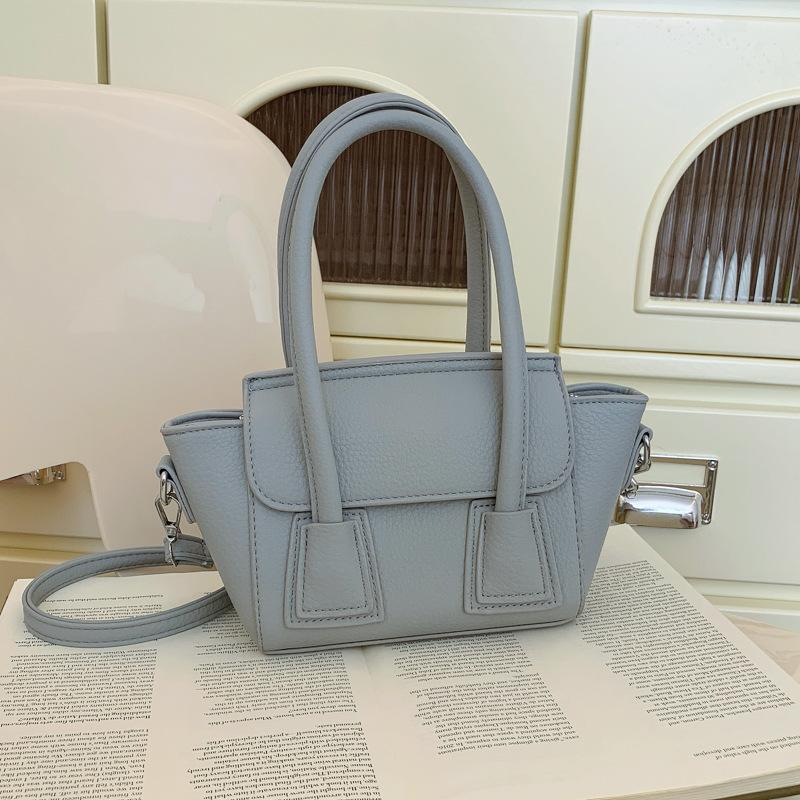 Underarm bag, shoulder messenger bag 2025 new trendy fashion, foreign style texture, commuting to work, portable bucket bag, bag woman