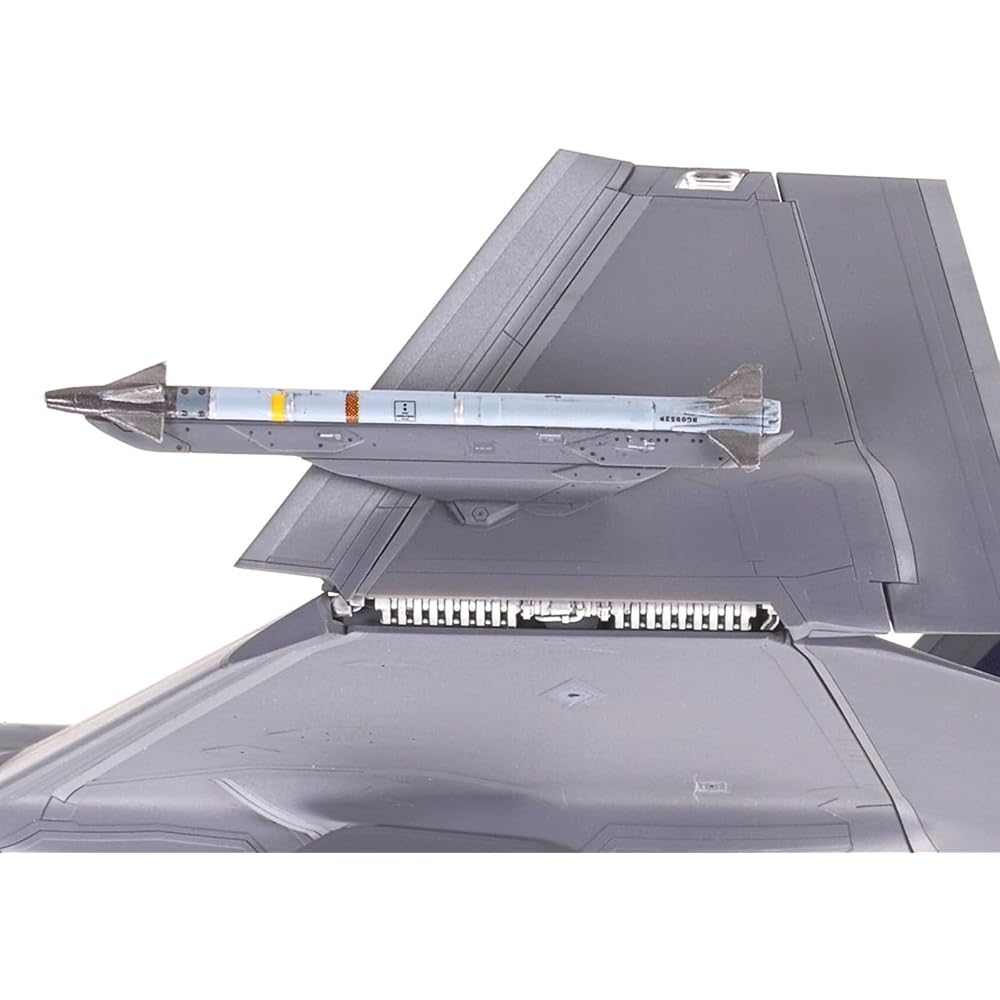 Tamiya (TAMIYA) 1/72 Warbird Collection No.94 Lockheed Martin F-35C Lightning II Plastic Model 60...