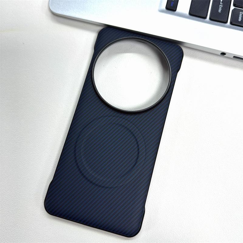 Applicable to Xiaomi 17ProMax carbon fiber pattern sticker borderless mobile phone case Xiaomi 15 magnetic POCOX7Pro case