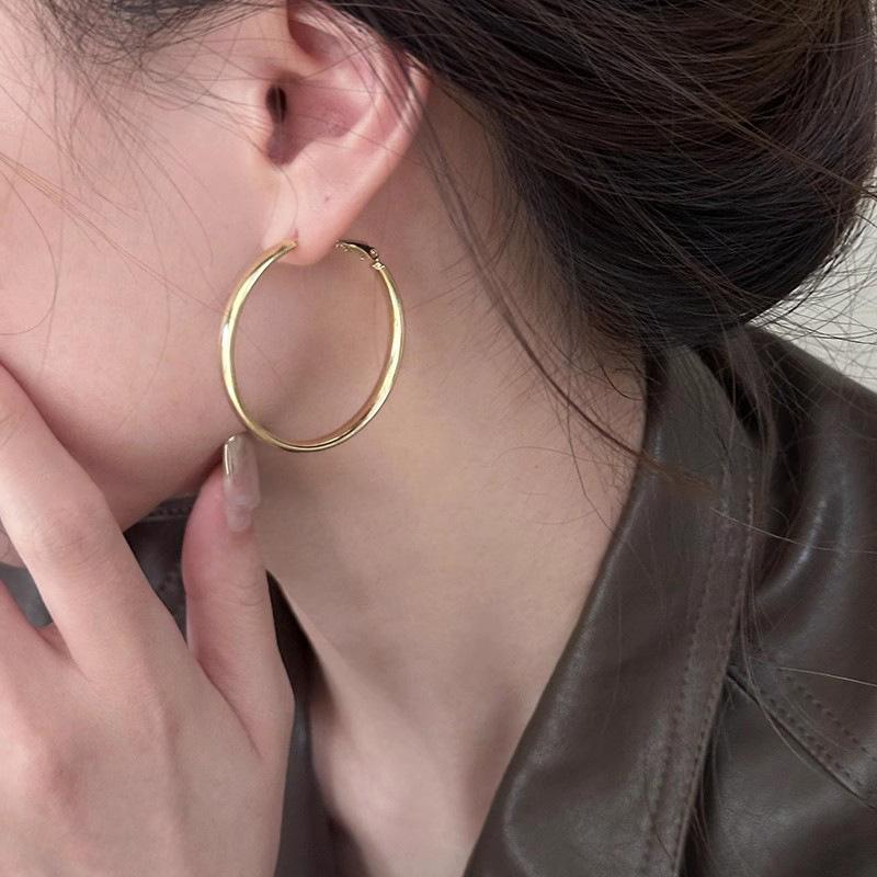 

Преувеличенный стиль супер блестящая поверхность большие круглые серьги для женщин 1 pair золотистый