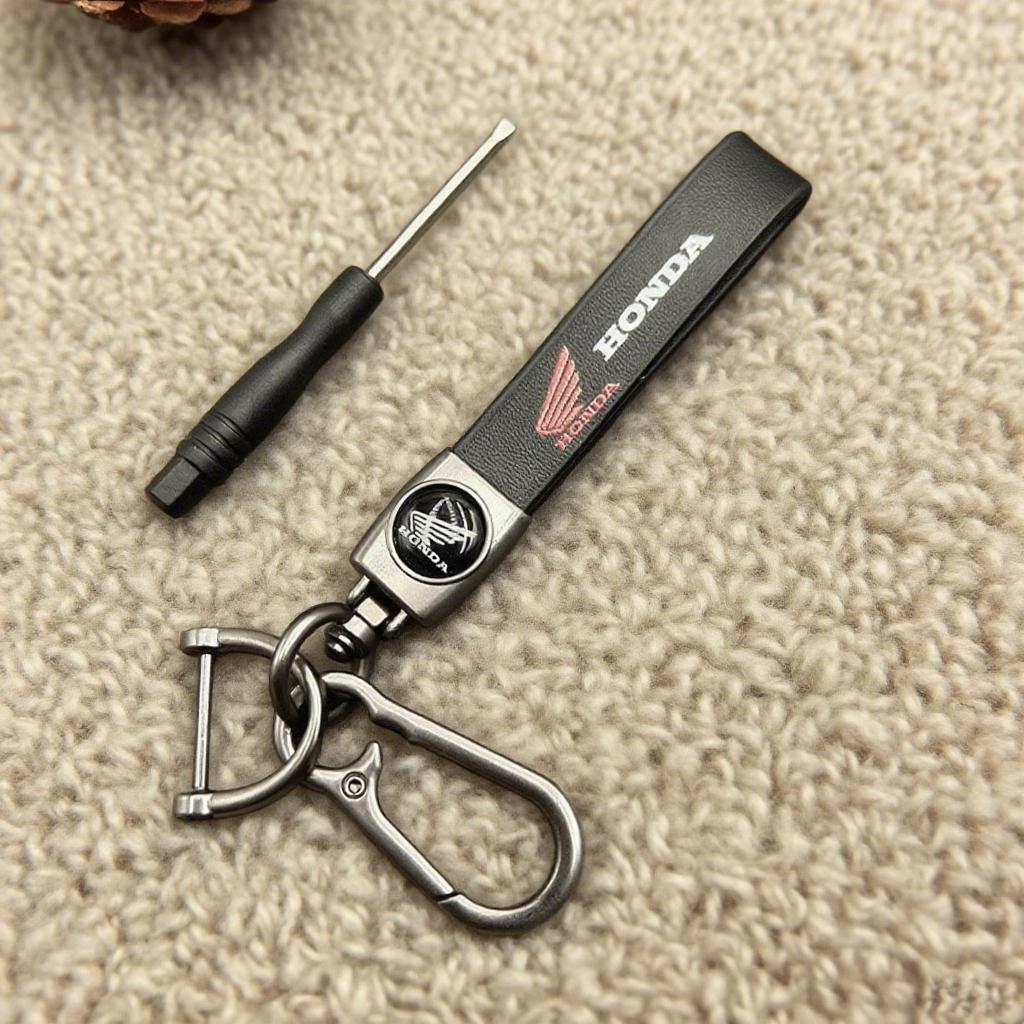 1Pcs Alloy Honda Motorcycle Keychain - Universal Fit Key Pendant for NSS350 CM300 CB500 CB650R CBR500R CB190 Accessories XD9
