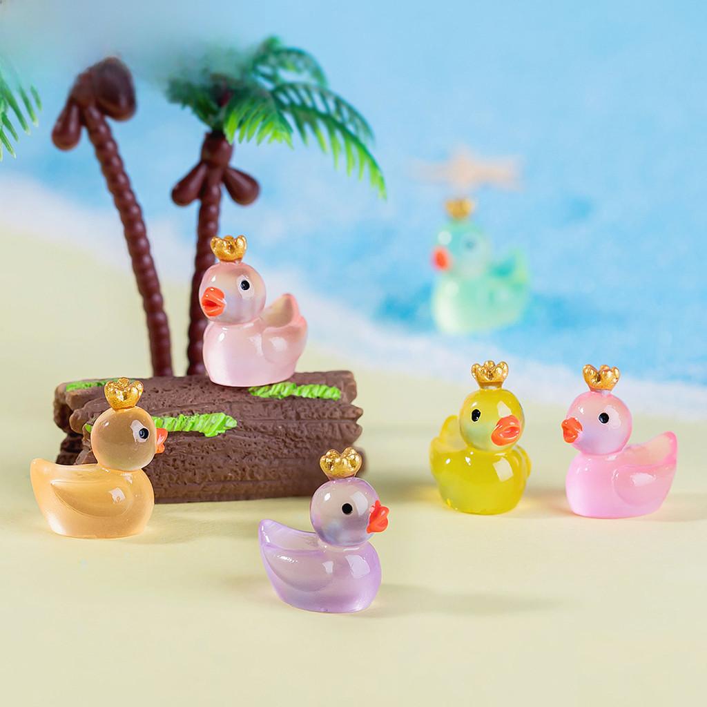 Cute Glowing Crown Miniature Yellow Duck Resin Figurine For Moss Terrariums