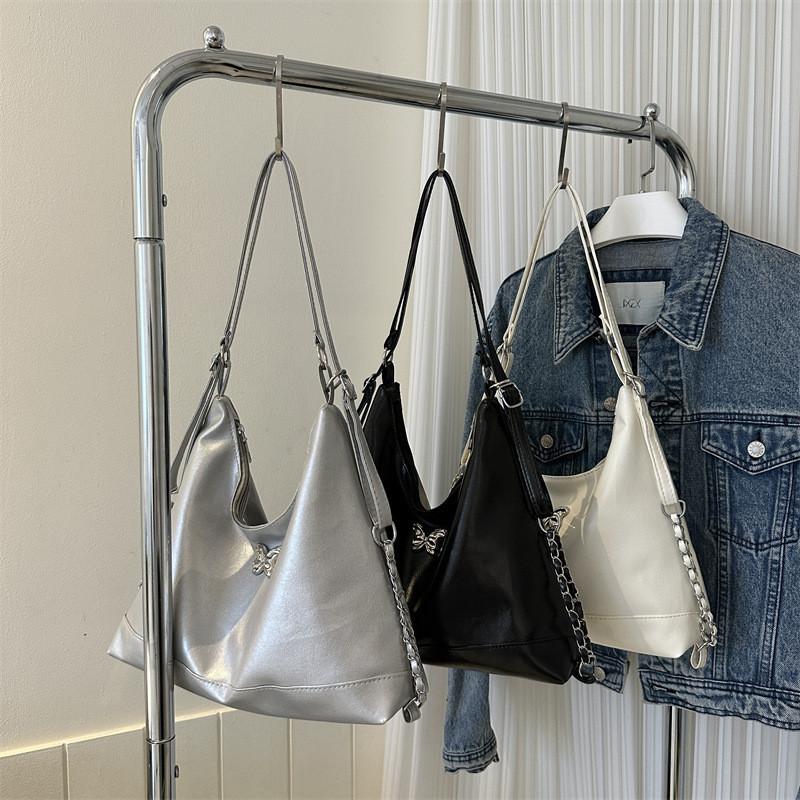 Urban Chic Große PU-Tragetasche Mit Stilvoller Metallkette Für Damen