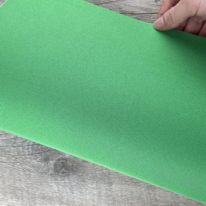 Samolepicí látkové záplaty na opravu pro renovaci pohovky, stěny, oděvů a závěsů.