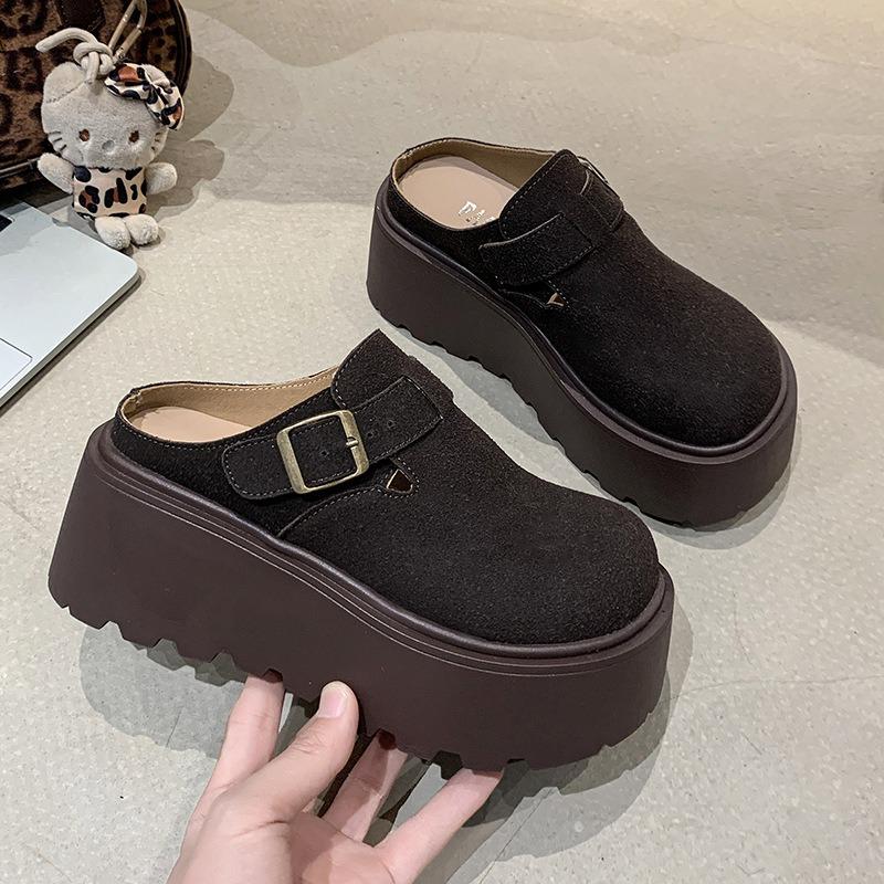 Chaussons à talon compensé épais rehaussant la hauteur pour femmes à porter au printemps, nouvelles petites chaussures à une pédale