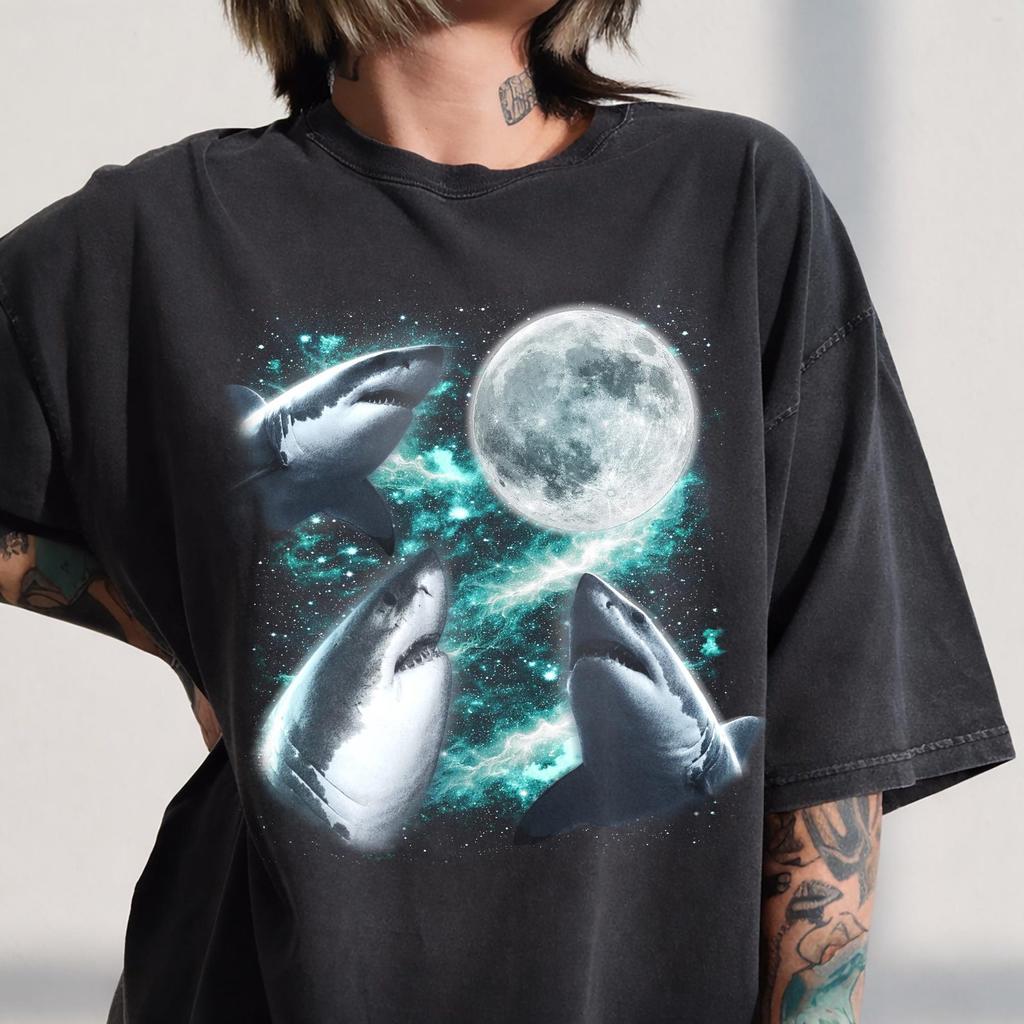 Three Sharks Howling Moon Graphic Shirt, Retro White Wildlife Y2k Top