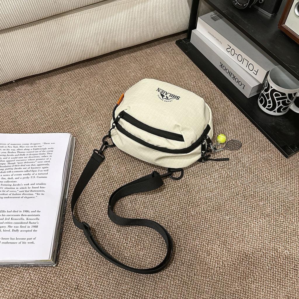 Summer outdoor hiking satchel lightweight breathable wear-resistant anti-splashing messenger bag short distance hiking satchel leisure