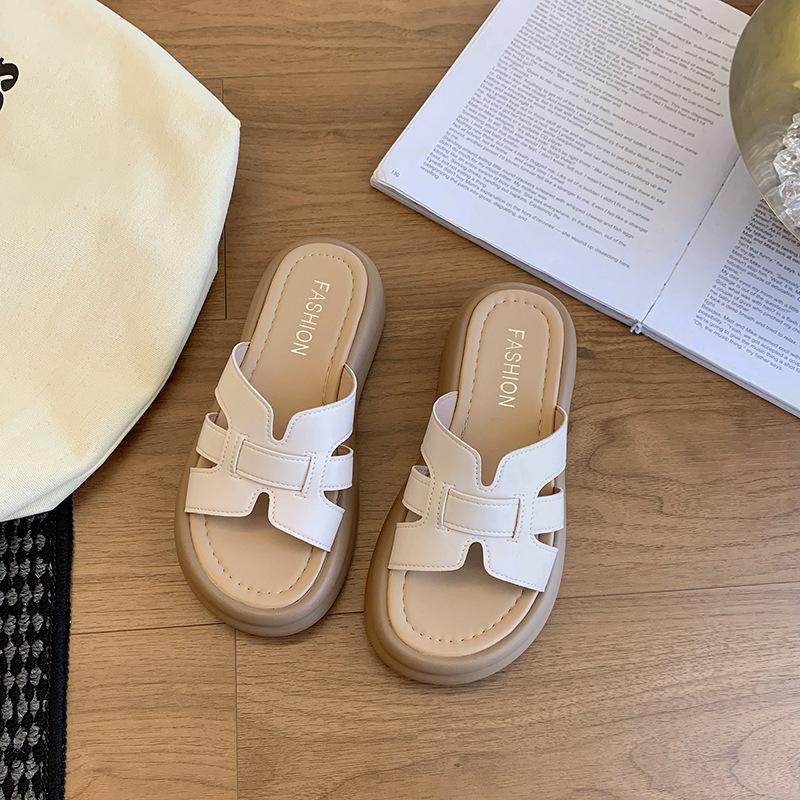Thick-soled one-word slippers for women's summer wear, new with skirts, casual seaside beach cool slippers