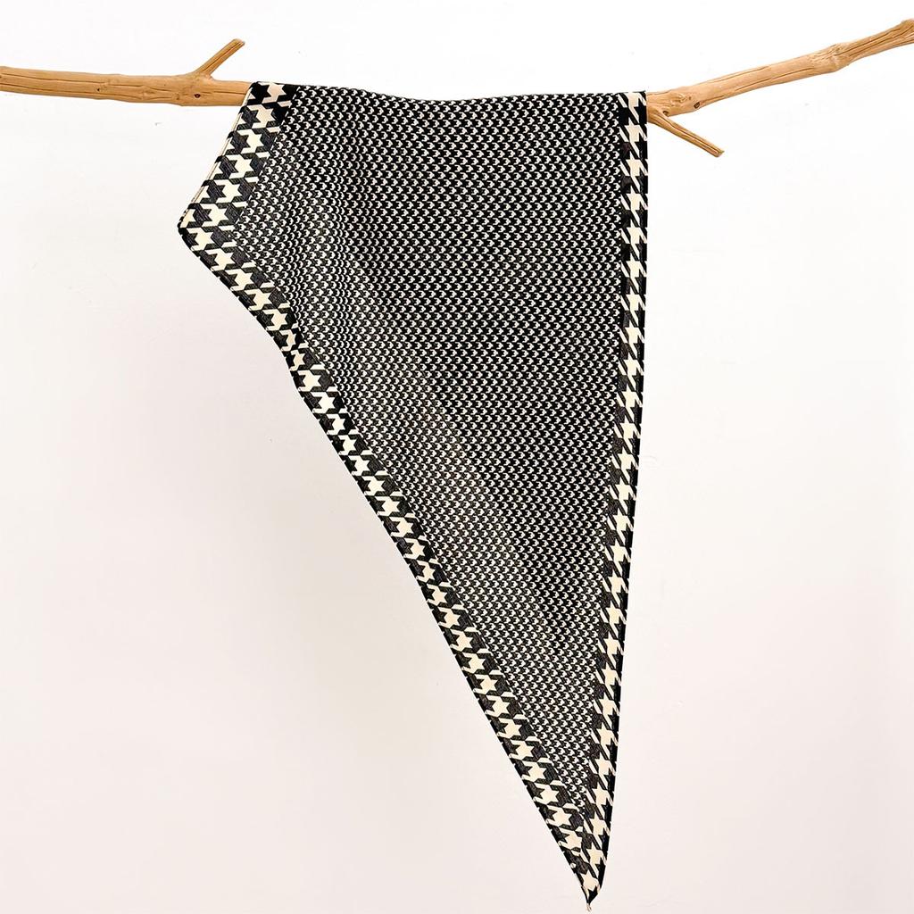 Retro Cotton and Linen Feel Triangular Silk Scarf Women's Four-season Versatile Neck Protection Scarf Headscarf Commuting Accessories Scarf