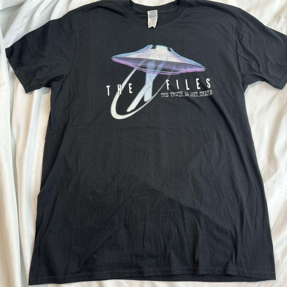 

The XFiles The Truth Is Out There black T shirt short sleeve NH15640 Unisex T-Shirt M