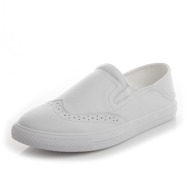 Dámské bílé mokasíny z hovězí kůže: Všestranné kožené nazouvací boty pro jaro/léto 2025