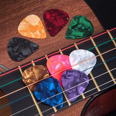 Lot de 30 médiators pour guitare 0,5 mm, 0,75 mm, 1 mm, fins, colorés, en celluloïd, pour basse, guitares électriques, acoustiques, ukulélé