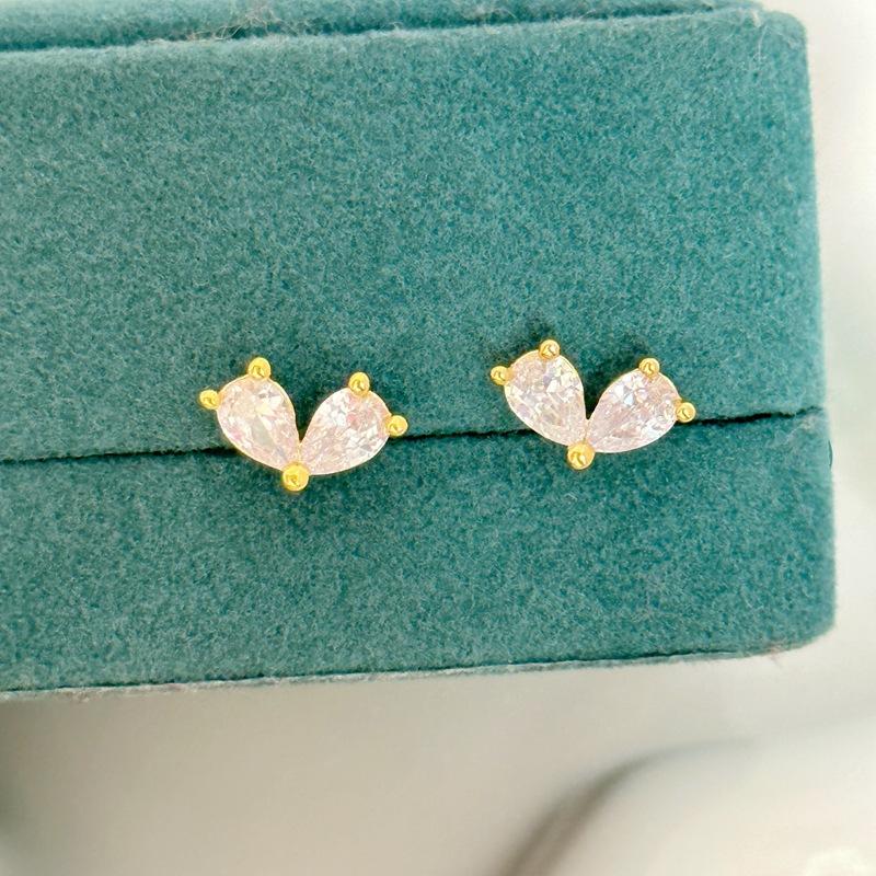 Stylish And Simple Earrings, Horse Eye Zircon Leaf Stud Earrings.