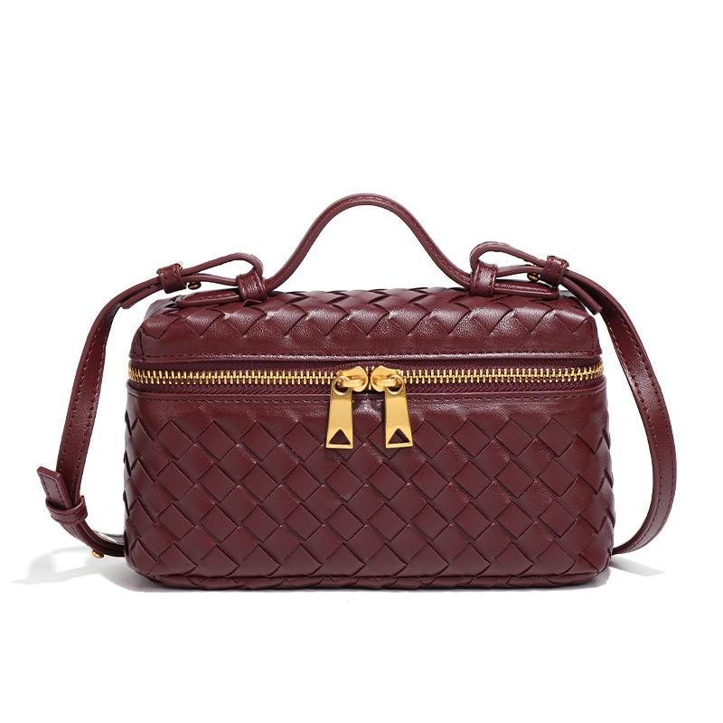 New Classic Handmade Woven Box Bag, Fashionable Handheld Makeup Bag, Single Shoulder Crossbody Box, Tofu Small Square Bag