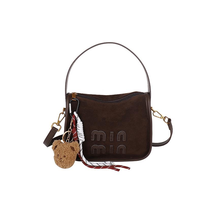 Autumn and Winter Retro Messenger Bag Female Niche Design Casual Shoulder Bag Large Capacity Commuter Simple Handbag