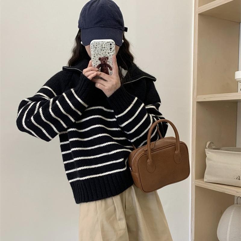A Semi-zipped Stand-up Collar Sweater for Women, with Loose Stripes, Paired with A Long-sleeved Pullover Knitted Top for Autumn and Winter